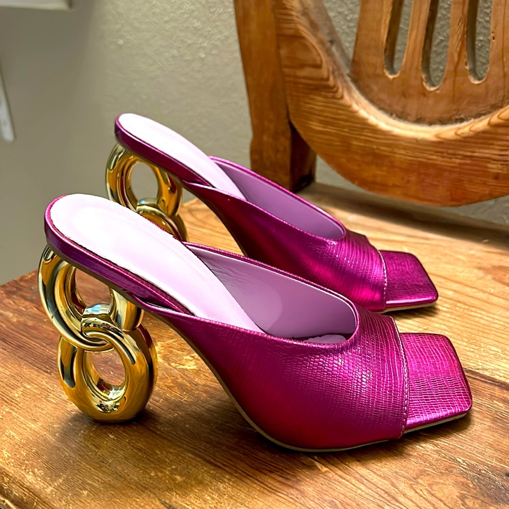 Pink And Gold Heels 4 inch size 7 or 38.  Never worn.